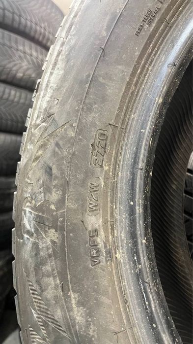 Пара зимової гуми 225/65/17 , Bridgestone