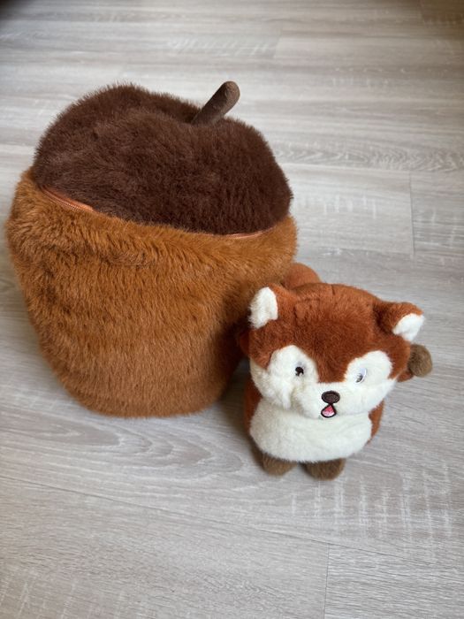 Мʼяка іграшка, білка, горішок, ємність для зберігання іграшок