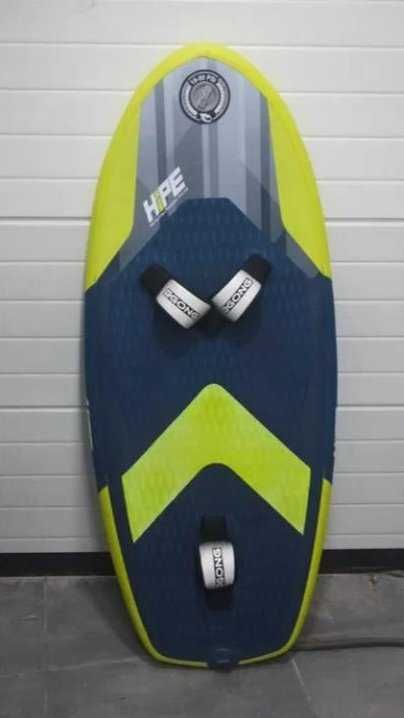 Prancha Wingfoil foil Gong Hipe perf 4'11 ( 70L ) , OFERTA front wing