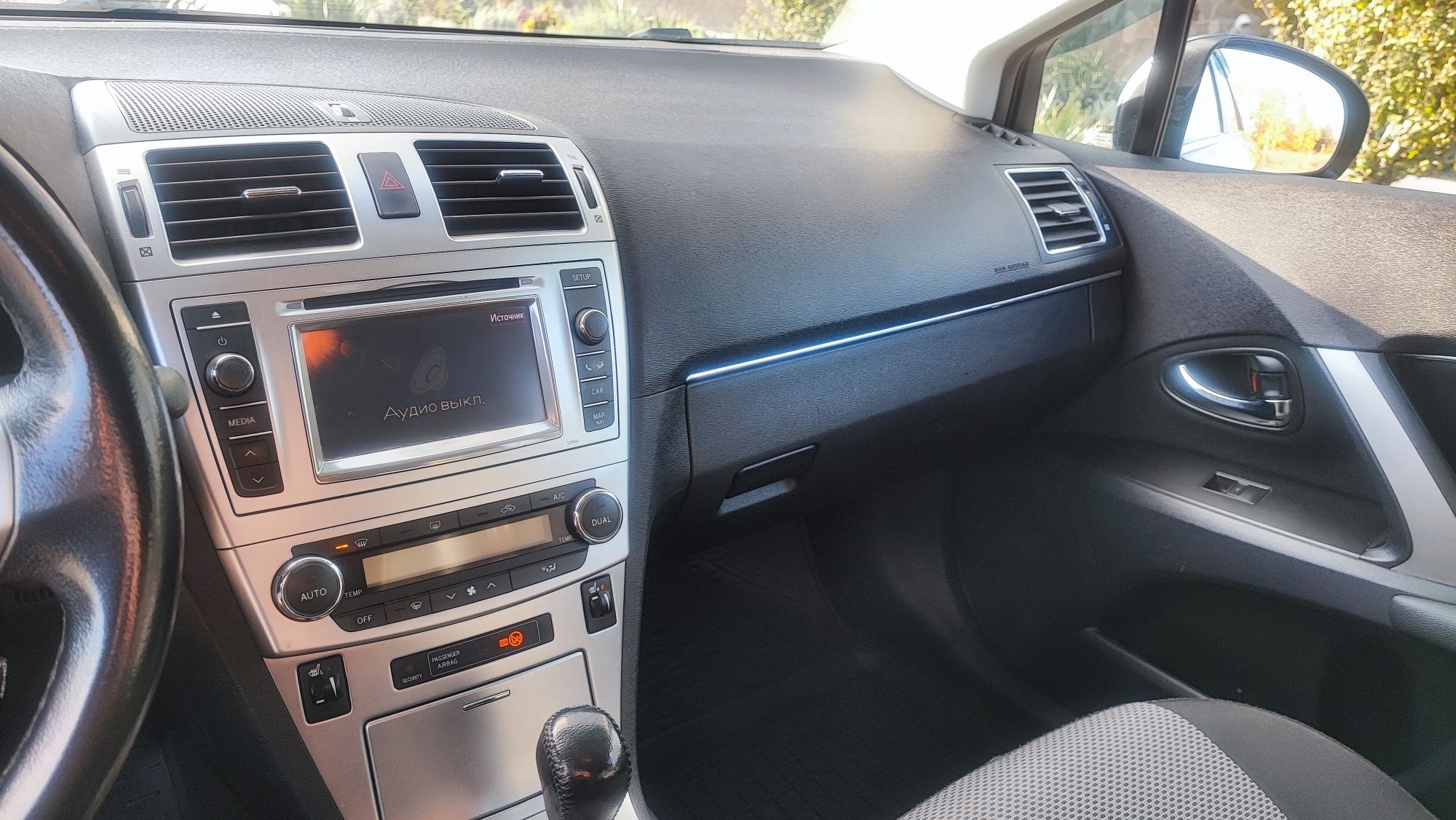 Toyota Avensis 2012