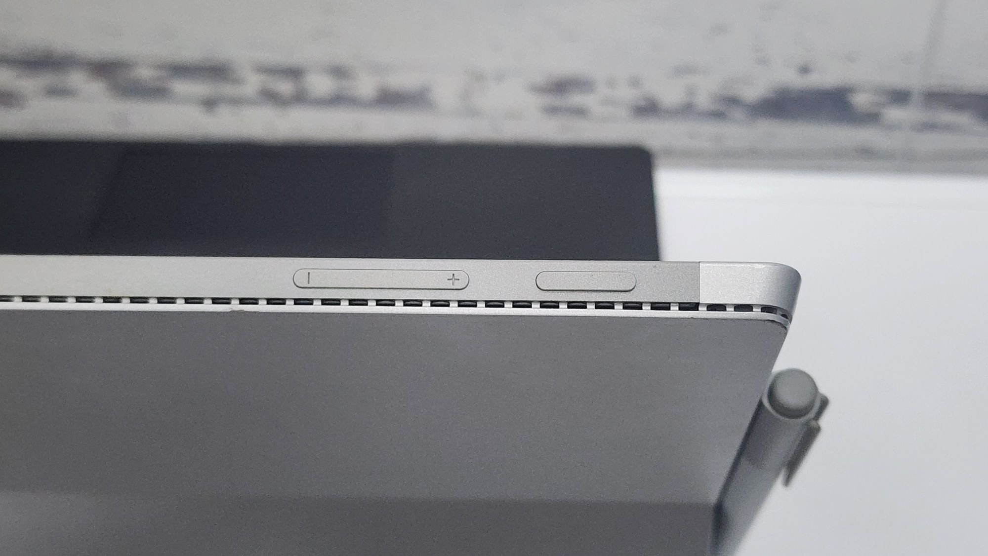 Ноутбук-планшет Microsoft Surface Pro 4
