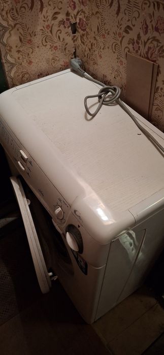 Продам стиральную машину Сandy Holiday 186 по запчастям или всю сразу!
