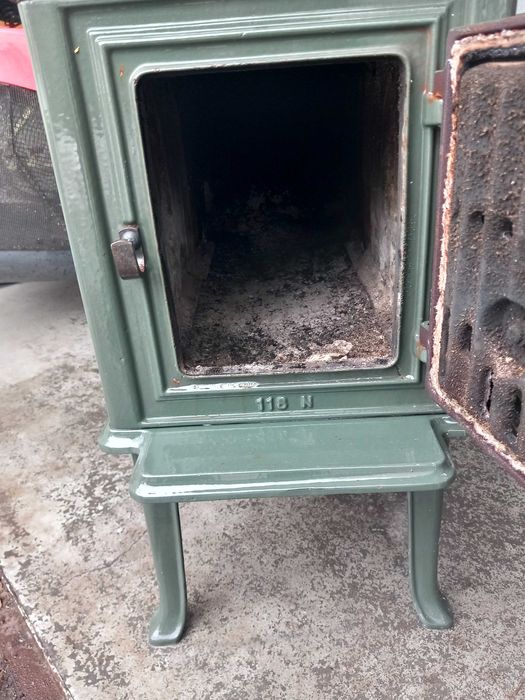 duży piec na drewno JOTUL 118