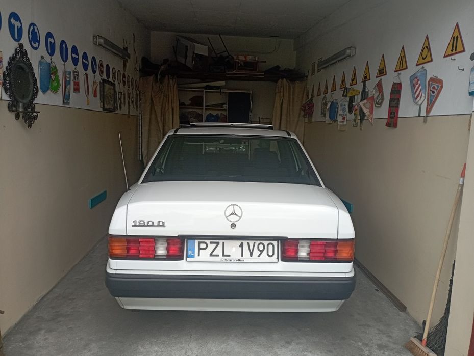 Śliczny Mercedes 190 D Dla Kolekcjonera 1 Właściciel 13 lat Garażowany