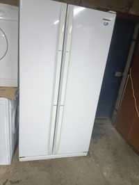 Продам большой двухдверный холодильник Samsung  side by side