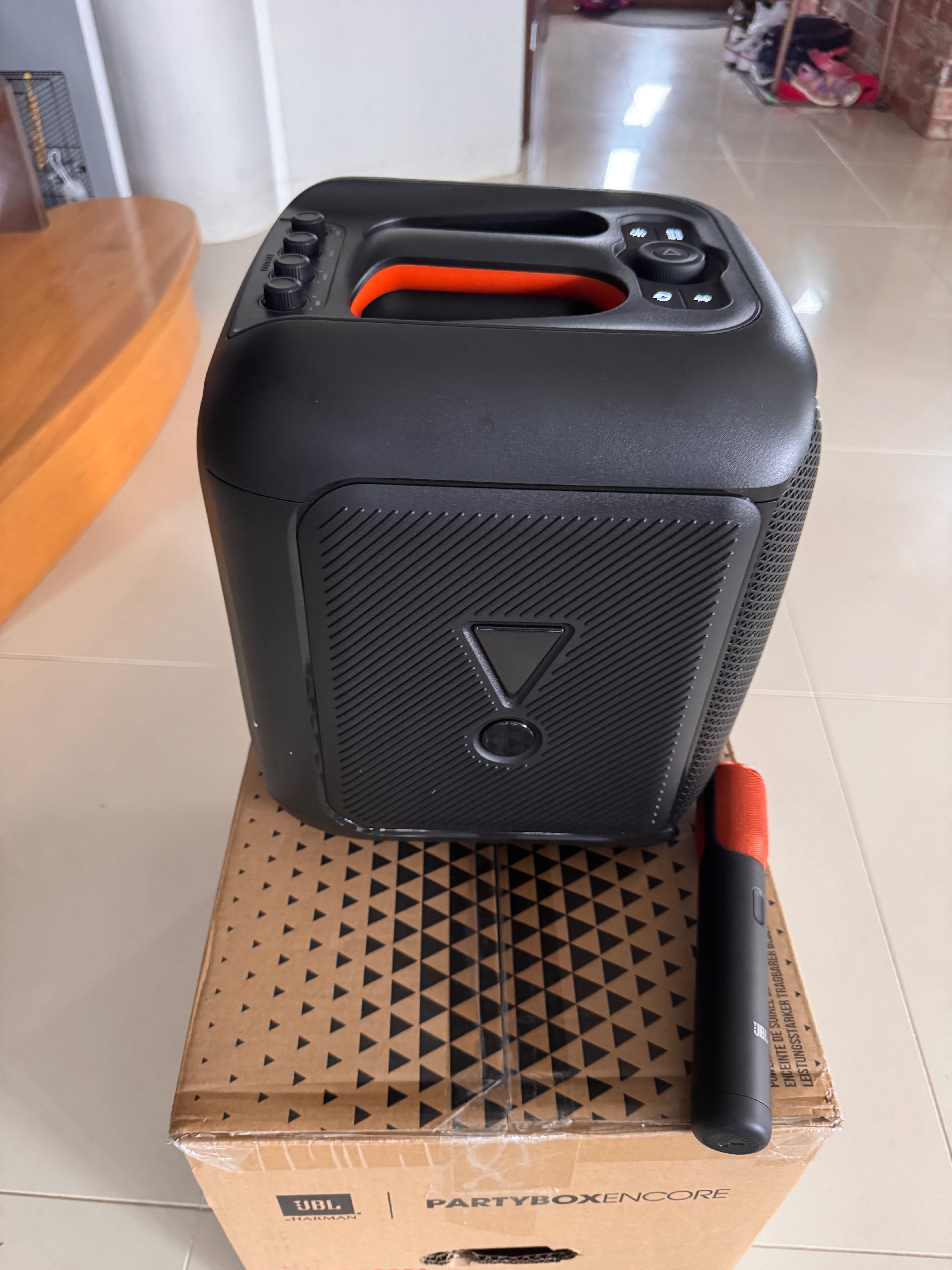 JBL Partybox Encore + mikrofon JBL