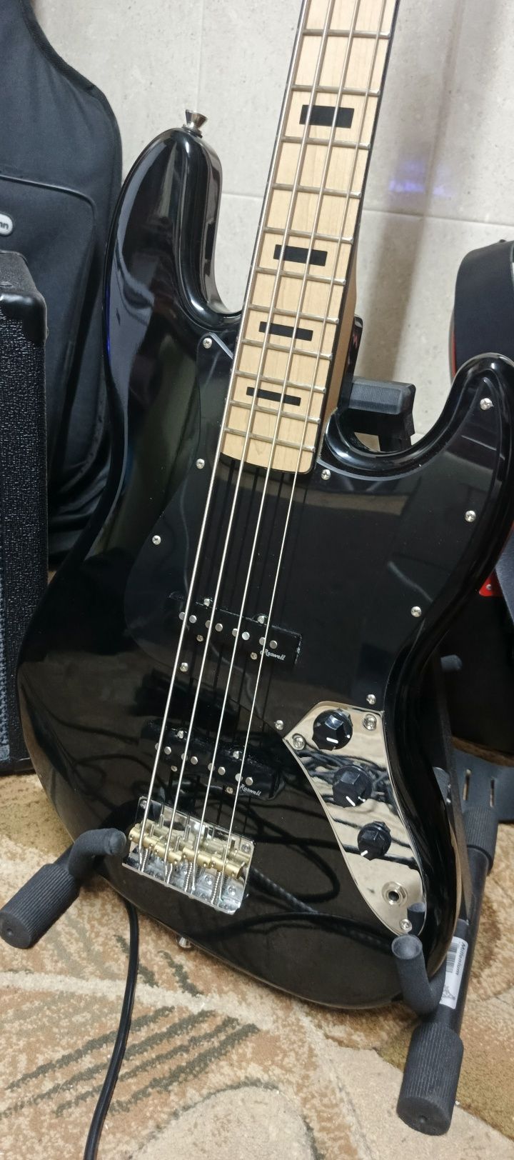 zestaw gitara basowa i wzmacniacz Harley Benton