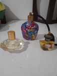 Frascos de perfume antigos.