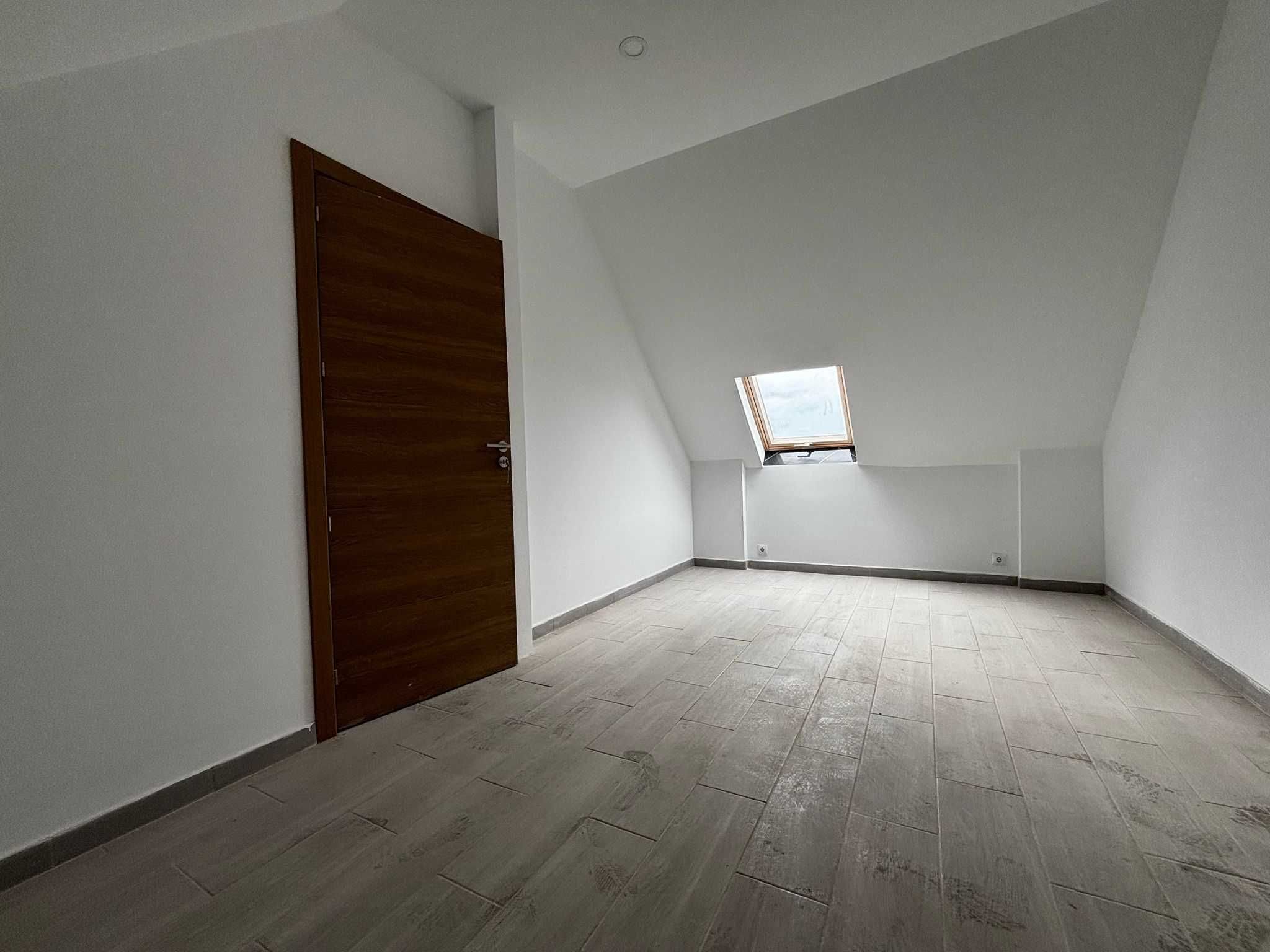 Apartamento T3 Para Arrendamento .