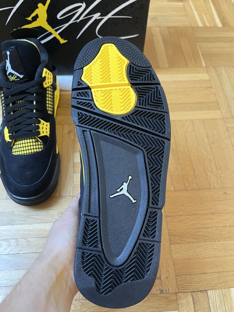 Nike Jordan retro 4 IV Thunder