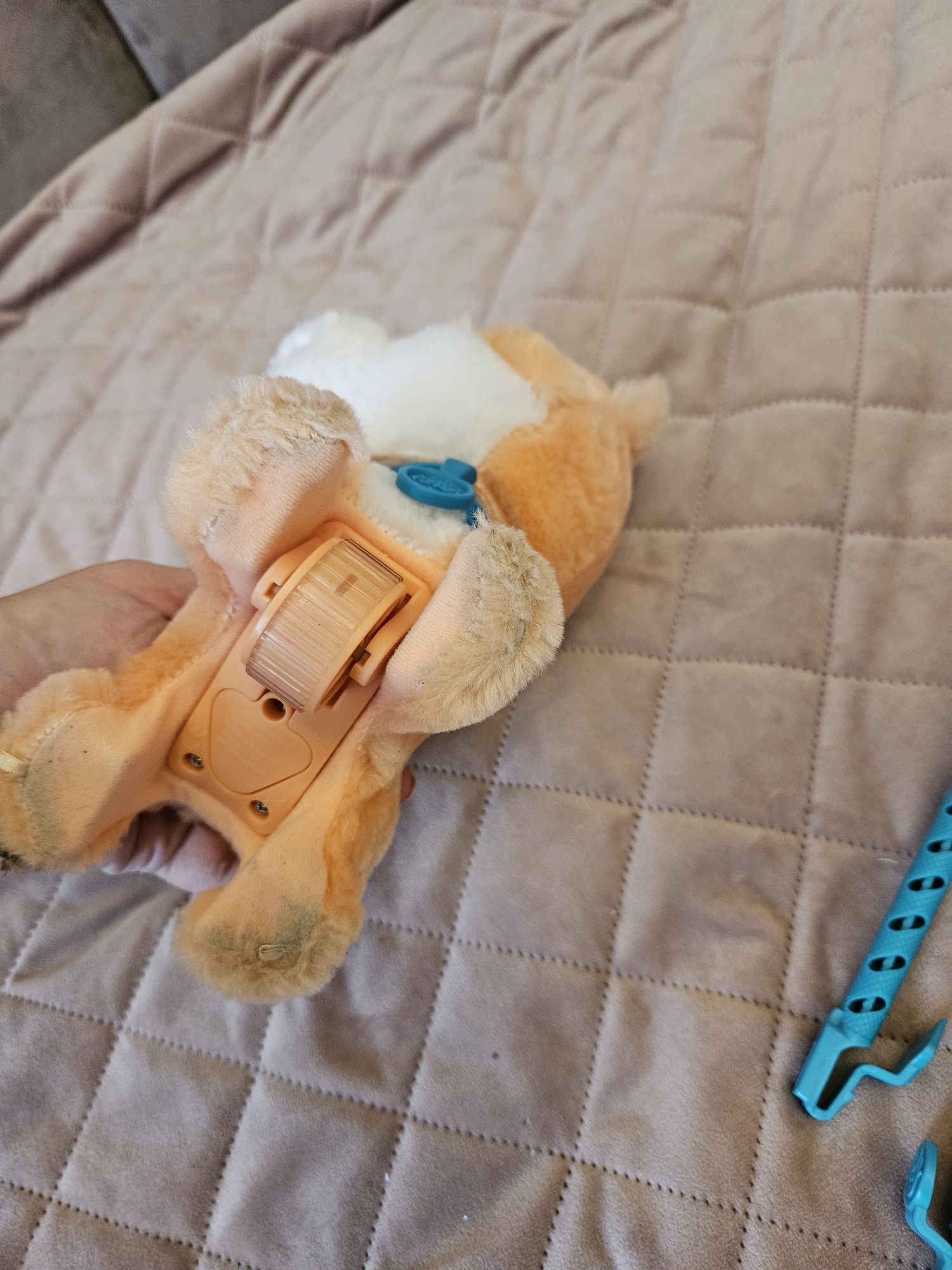 Kot interaktywny Hasbro Furreal Walkalots kotek na smyczy 

H