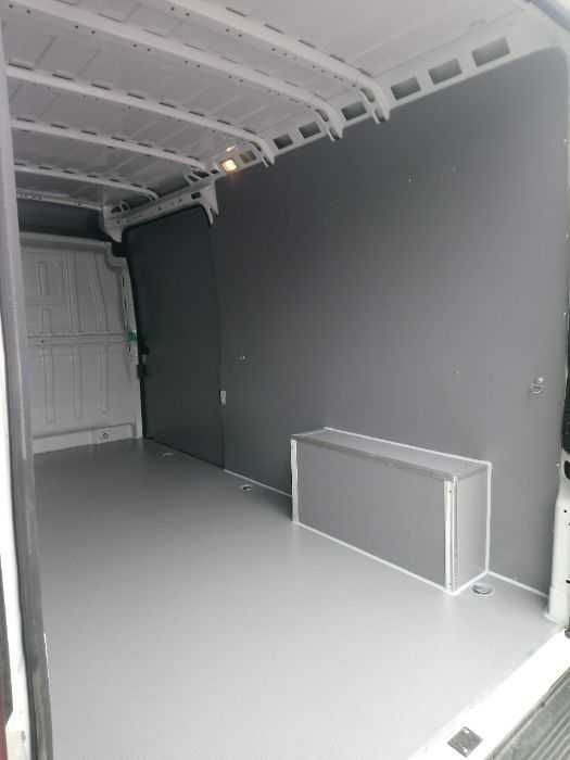 Peugeot Boxer L3H2-Zabudowa przestrzeni ładunkowej PREMIUM