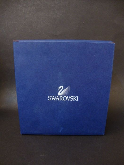 Comboio com 3 peças, de cristal SWAROVSKI.