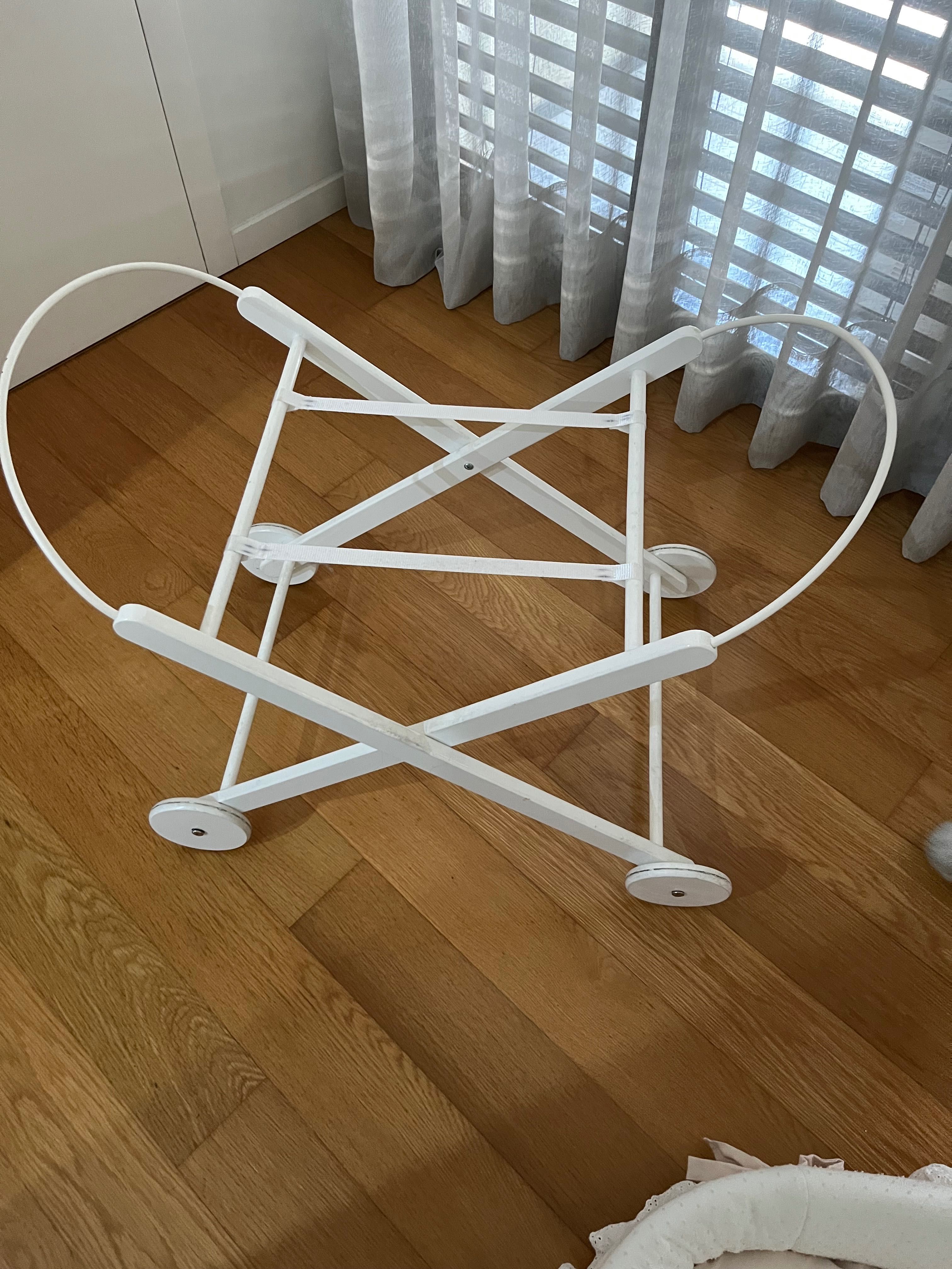Alcofa bebé com suporte
