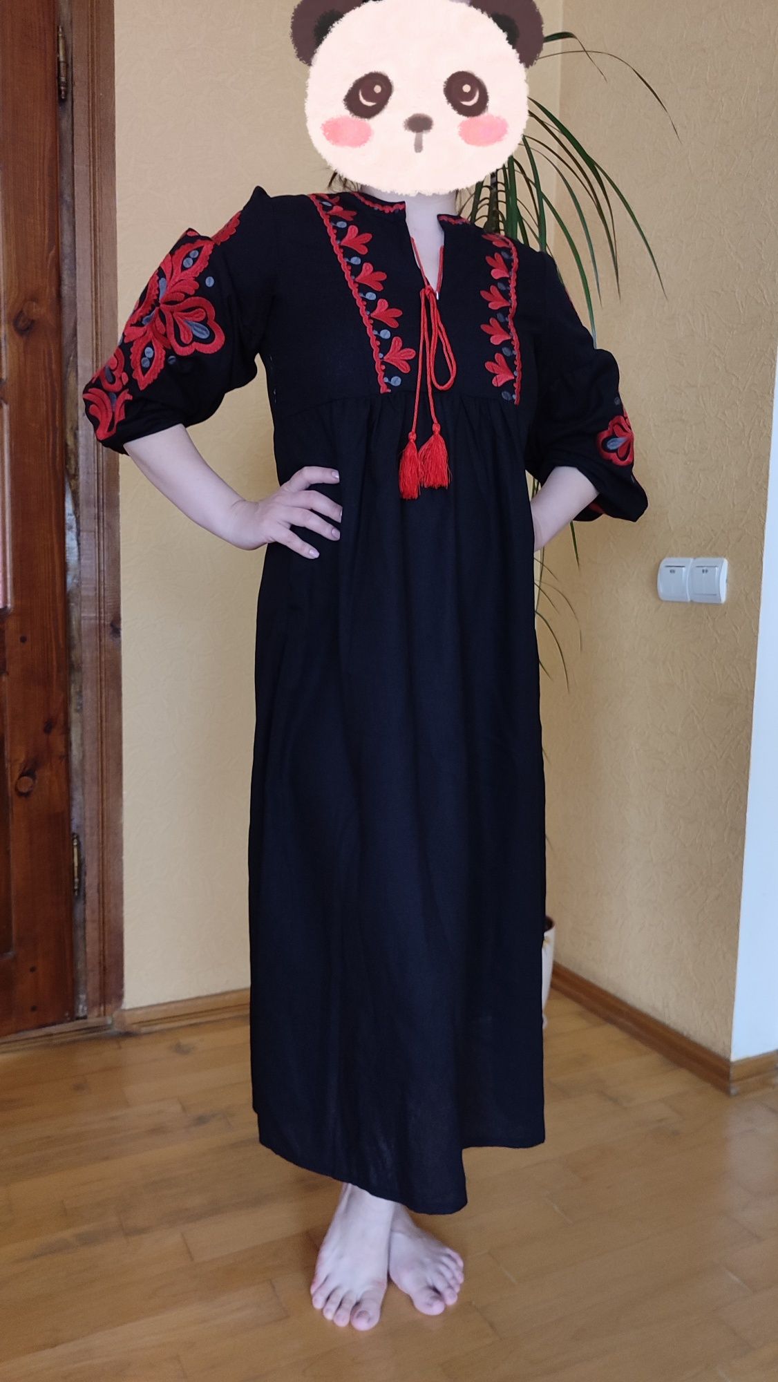 Чорна сукня з вишивкою, вишиванка
