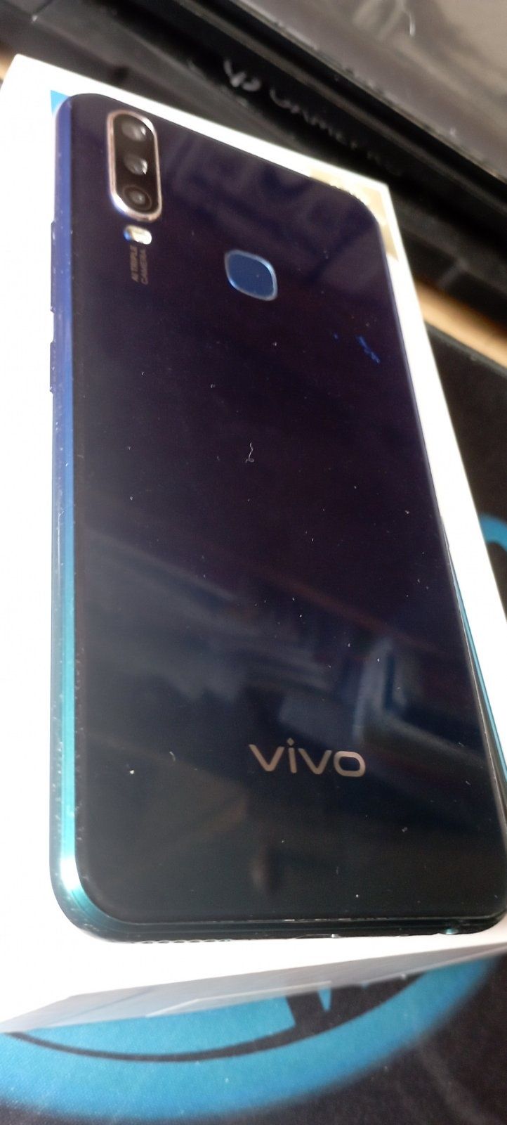 смартфон  vivo y15 в ідеальному стані