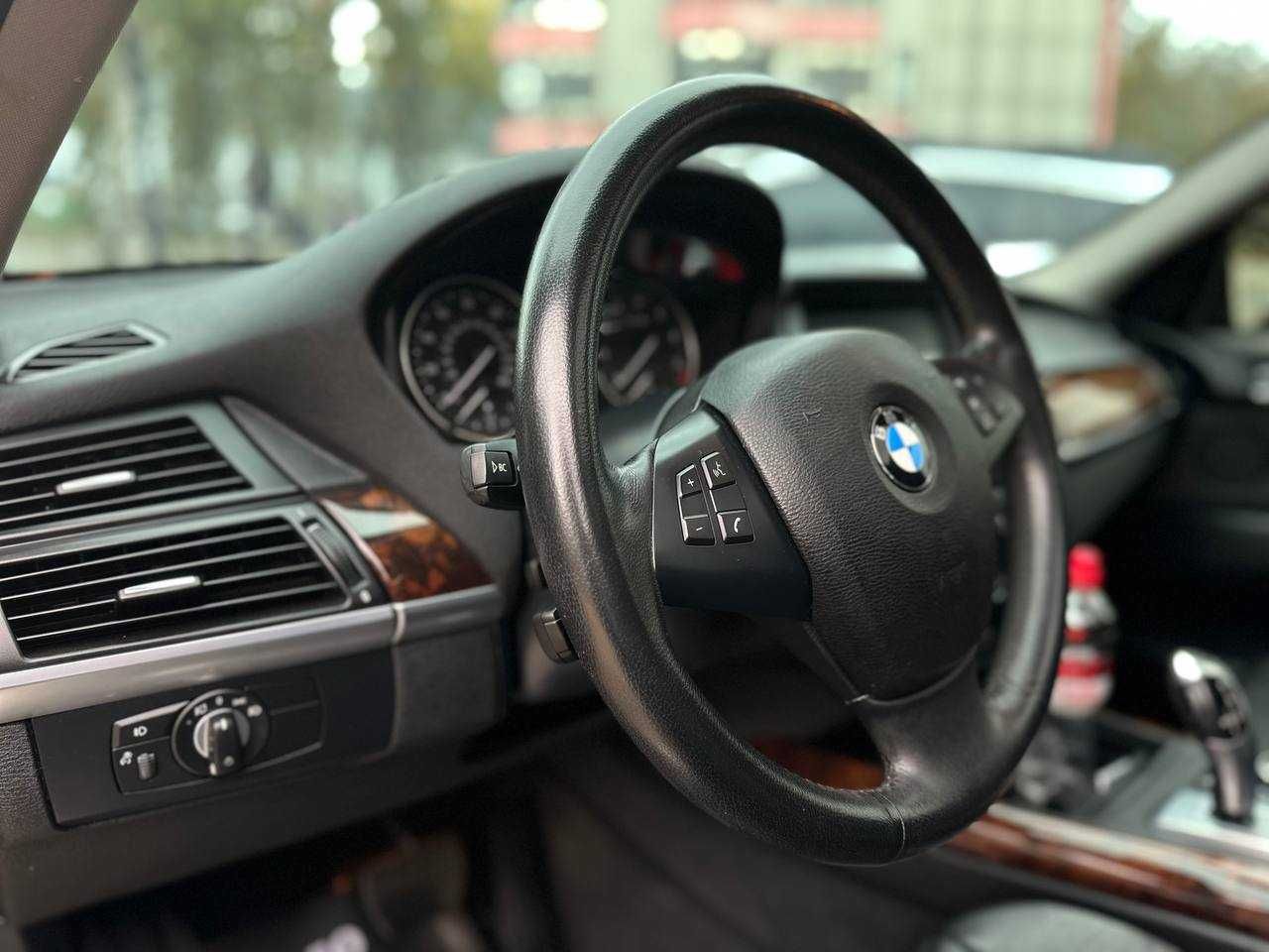 BMW X5 купити за 260 дол/міс