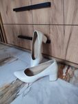 Buty na obcasie rozmiar 38