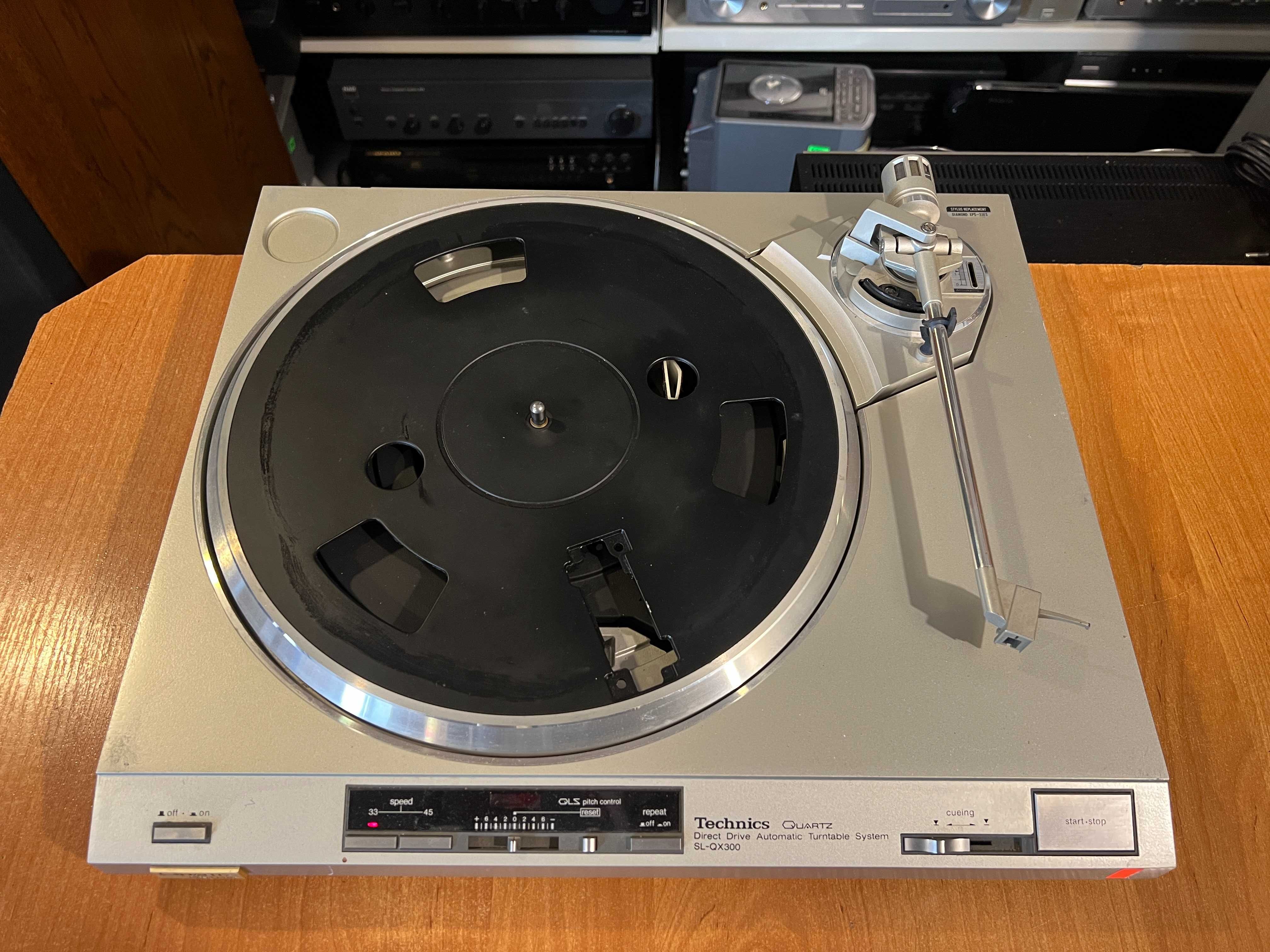 Gramofon Technics SL-QX300 Audio Room