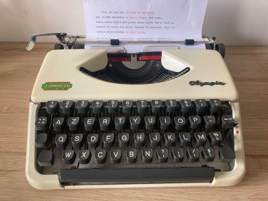Máquina de escrever  **  Olympia