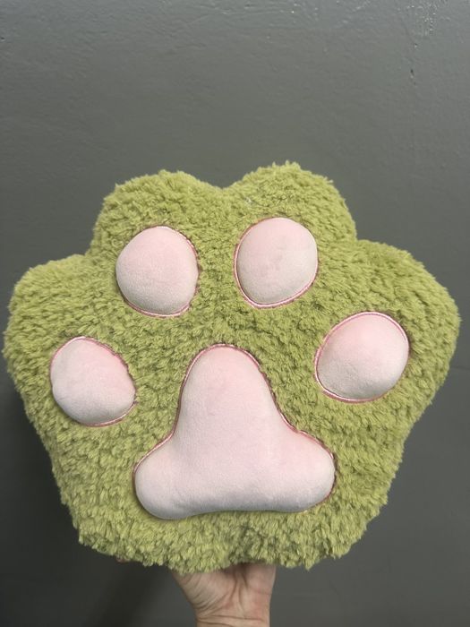 Декоративна подушка іграшка антистрес "Котяча лапка" ширина 38см