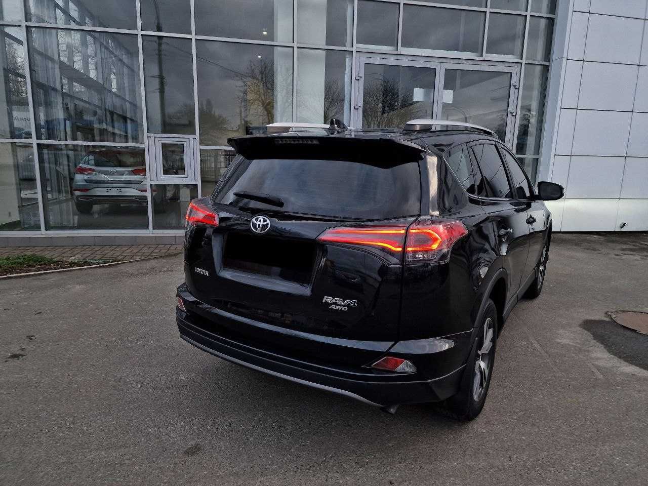 Toyota RAV4 2.2D AWD Офіційна на механіці