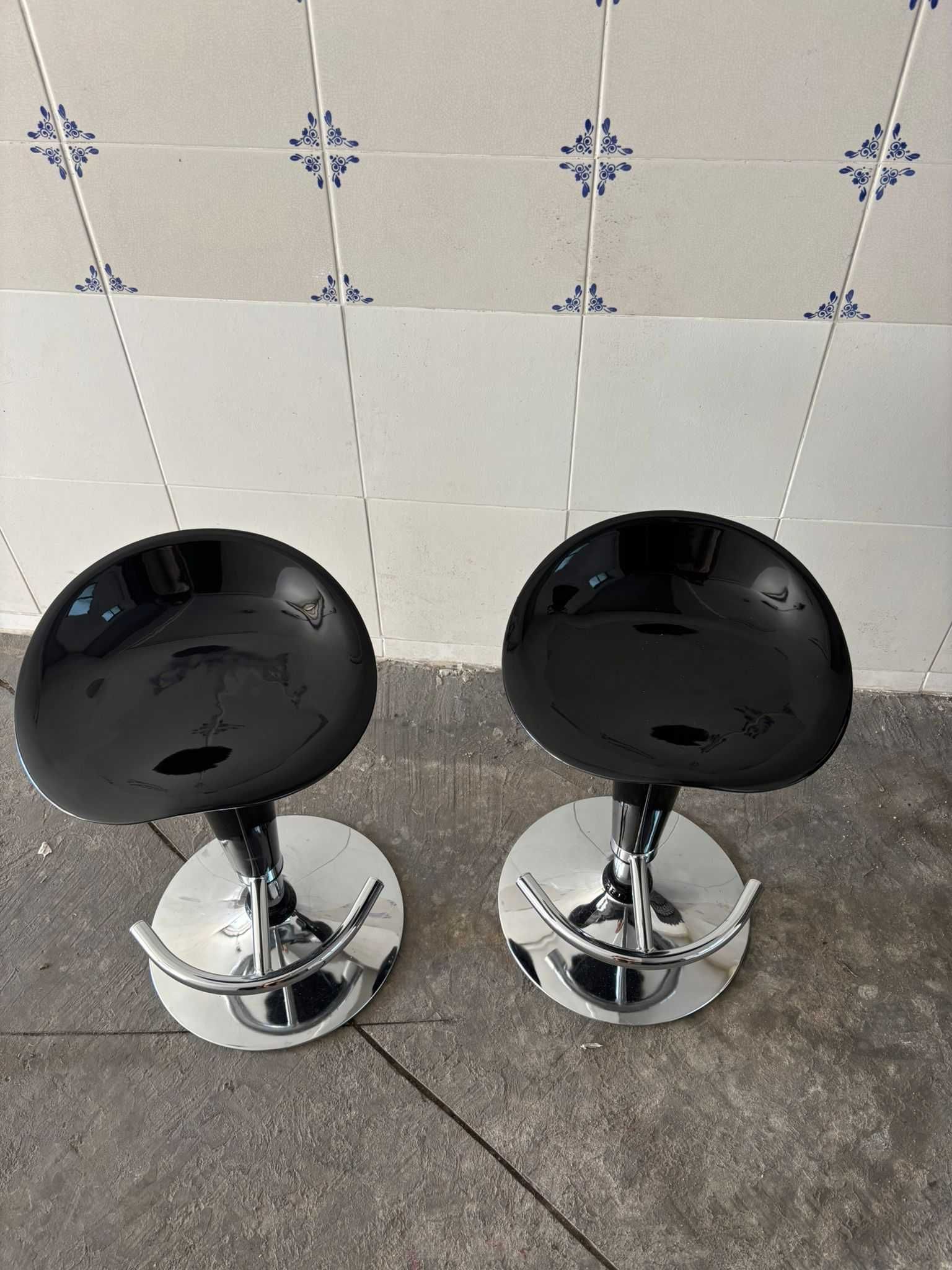 Bancos de Bar Pretos