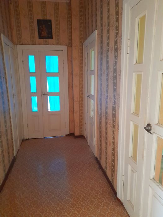 Продам 3х кімнатну квартиру/автономне газове  опалення/ КРЕС/ сталінка