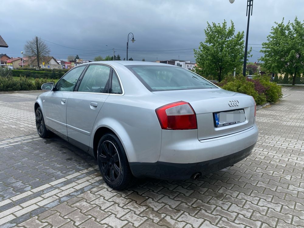 Audi A4 2001r 2.0 benzyna