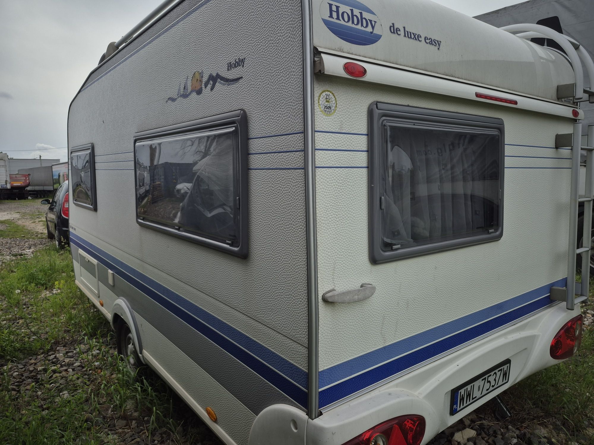 Przyczepa kempingowa hobby 400 z 2004r z pompowanym przedsionkiem