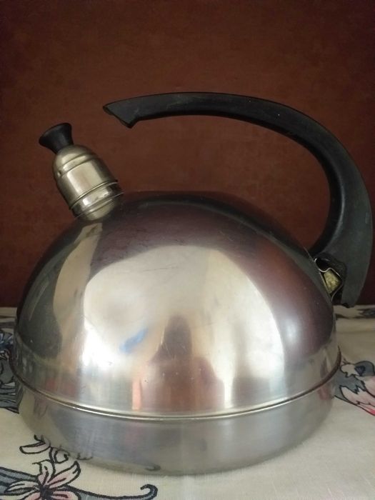 продам чайник из нержавейки со свистком