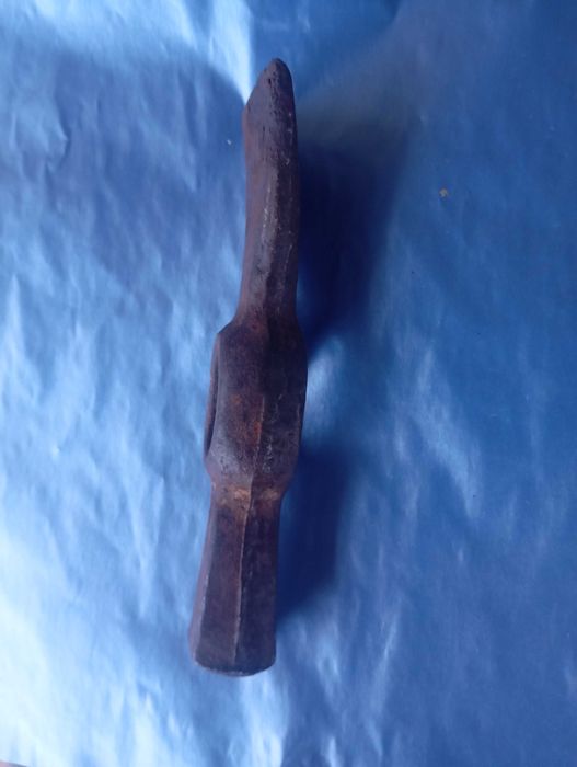 Молоток строительный