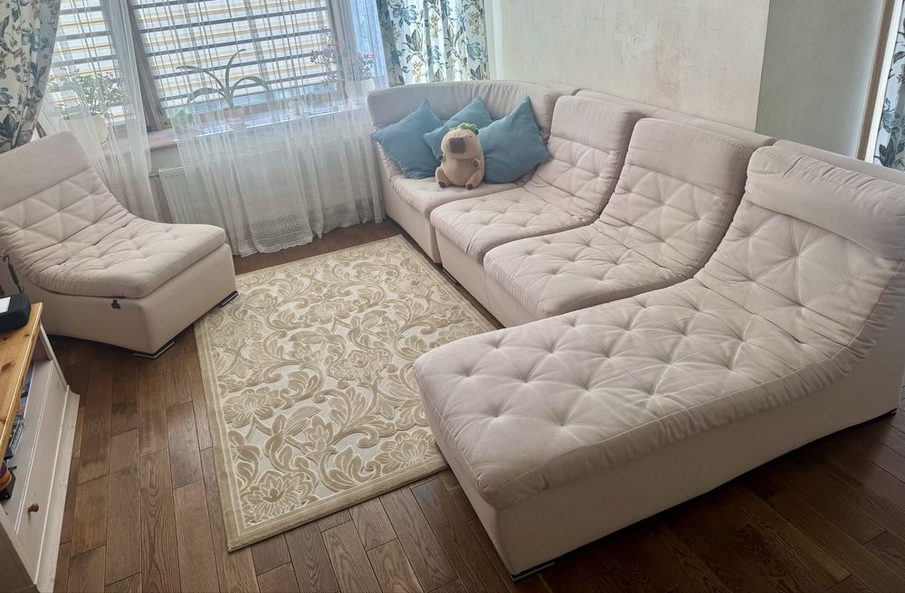 Диван кутовий з атаманкою ( подовженою частиною)