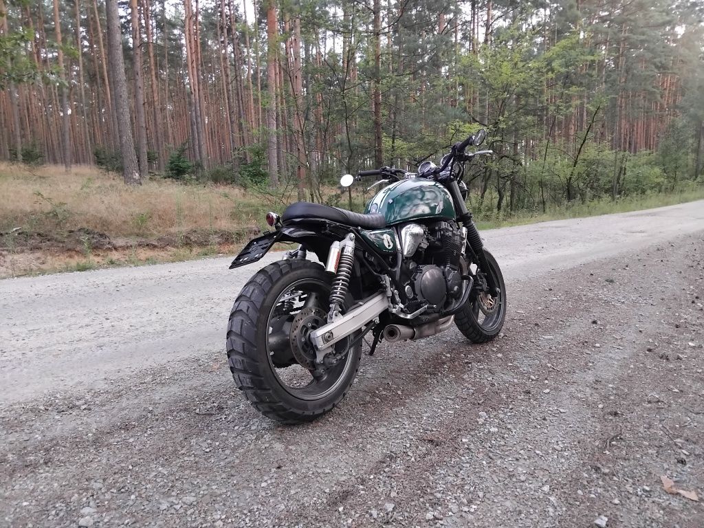 Suzuki GSX 750 Inazuma w stylu SCRAMBLER