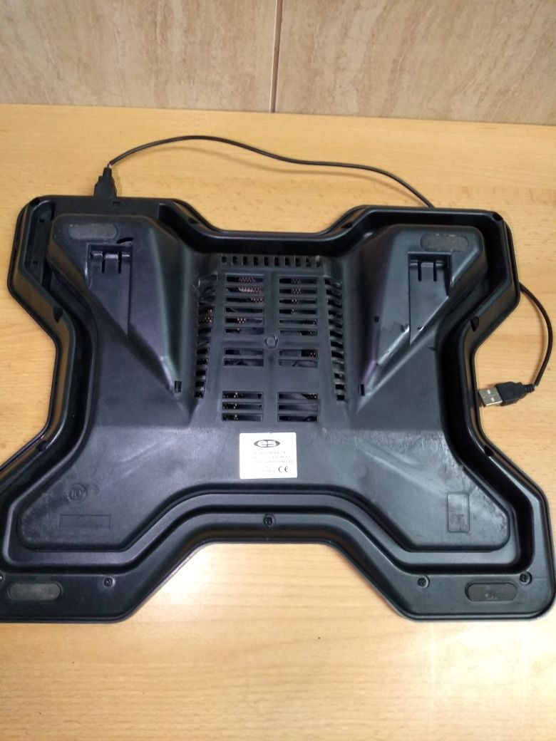 Podstawka chłodząca pod laptopa E5