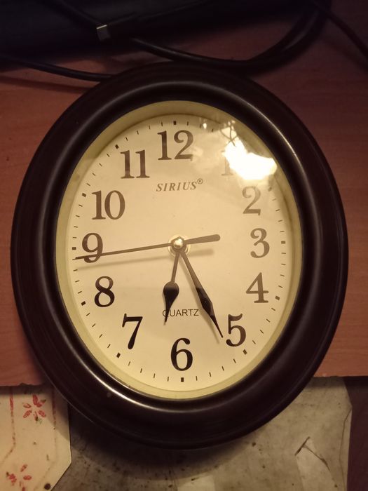 Продам часы настенные