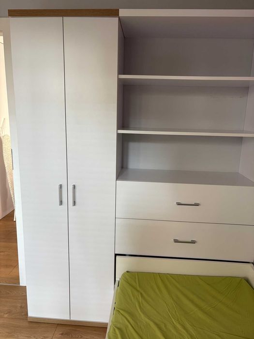 Zestaw meblowy wykonany przez stolarza - szafa, komoda, regał, od. os.