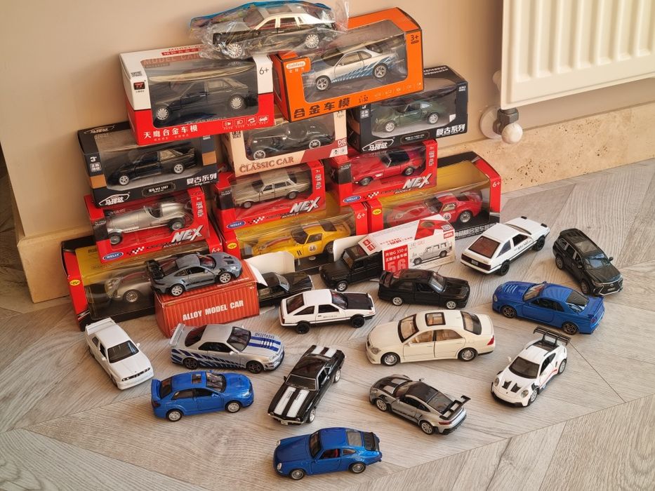 Іграшкові модельки авто (1:32 - 1:42). BMW, Volvo, Mercedes, Audi тощо