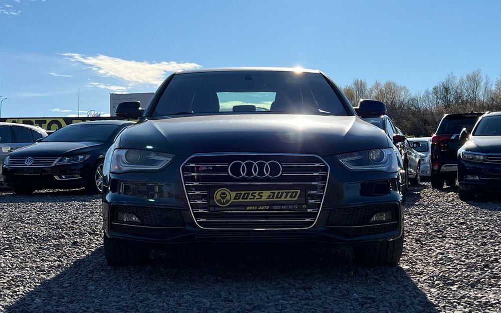 Audi A4 2014 рік
