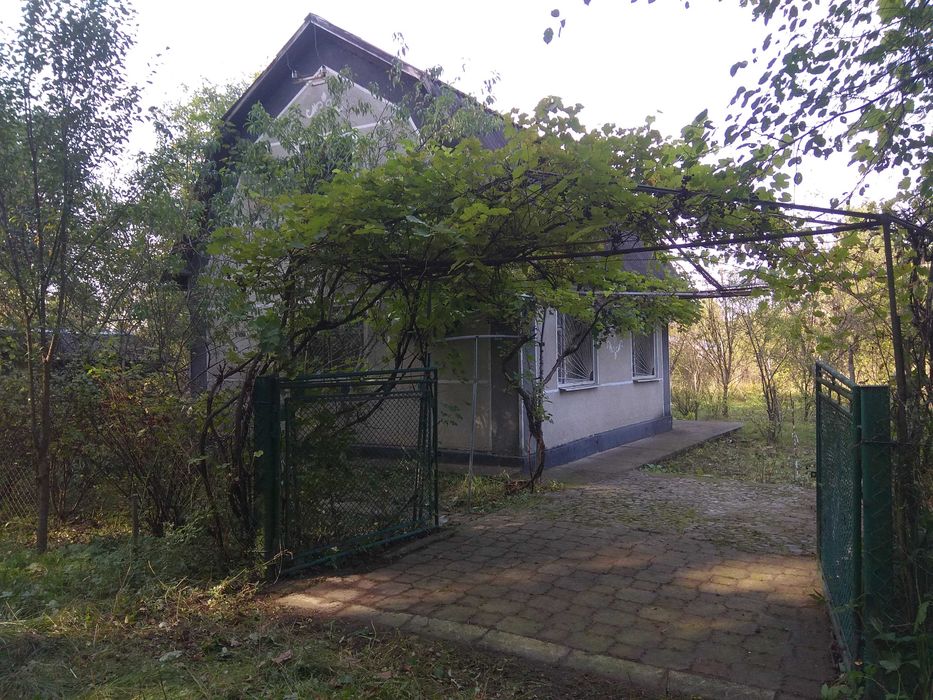Продаж дачі з земельною  ділянкою