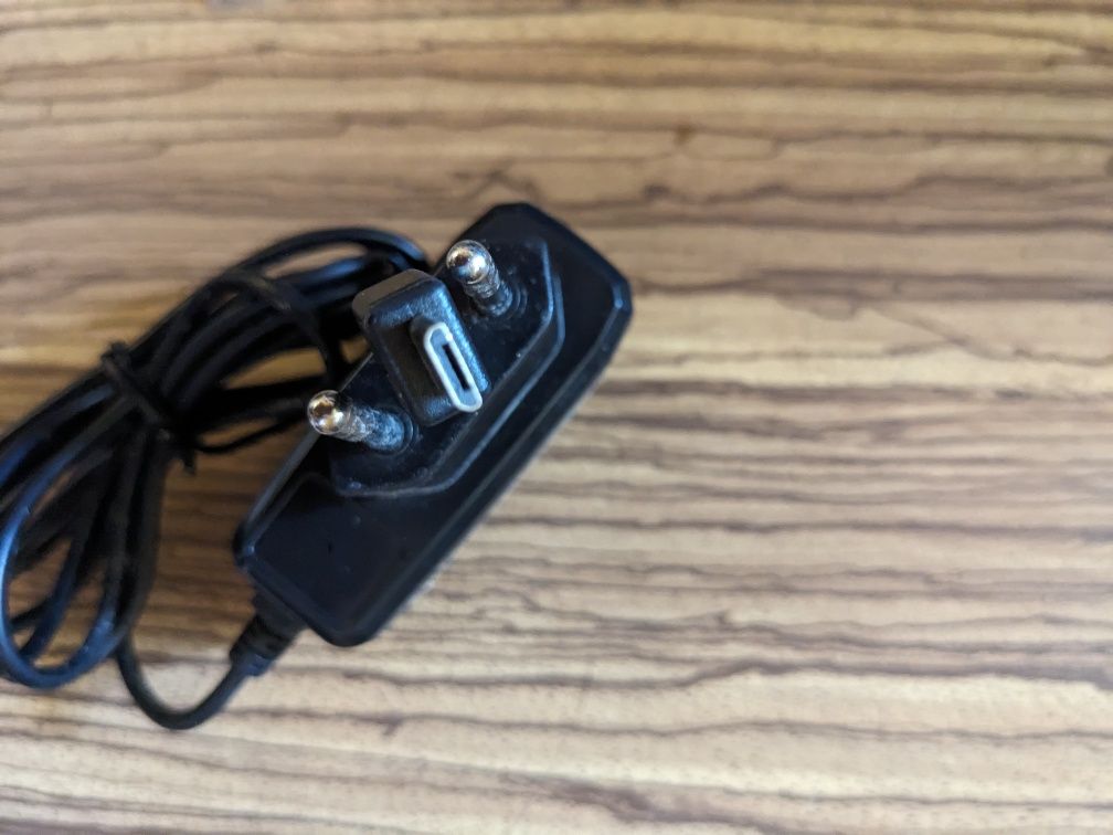 Uniwersalna Ładowarka Sieciowa MyPhone MP-02 z Kablem Micro-USB 1,5m