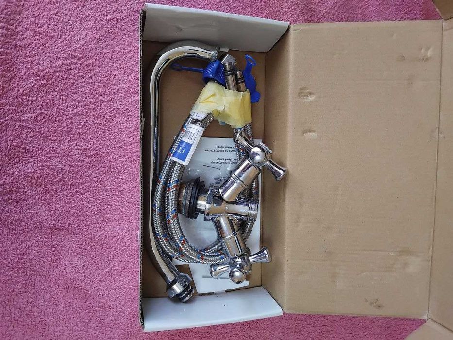 Смеситель на кухню, шланги новые