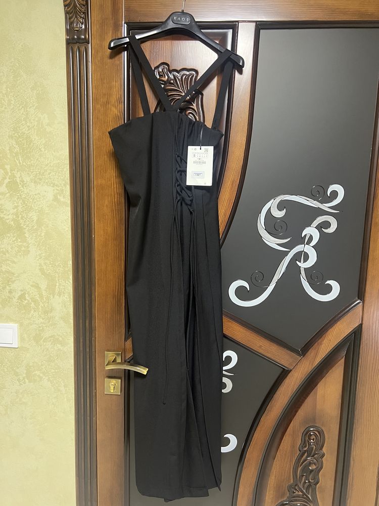 Чорна сукня Zara розміру S