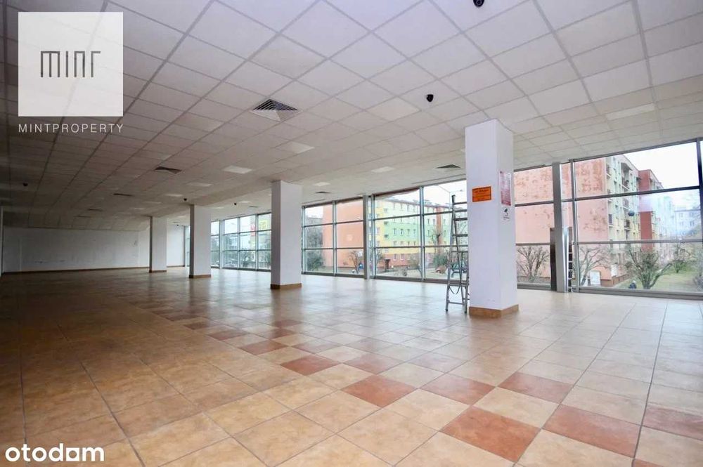 Budynek Lokal Handlowo-Usługowy w centrum
