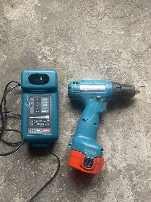 Шуруповерт Makita