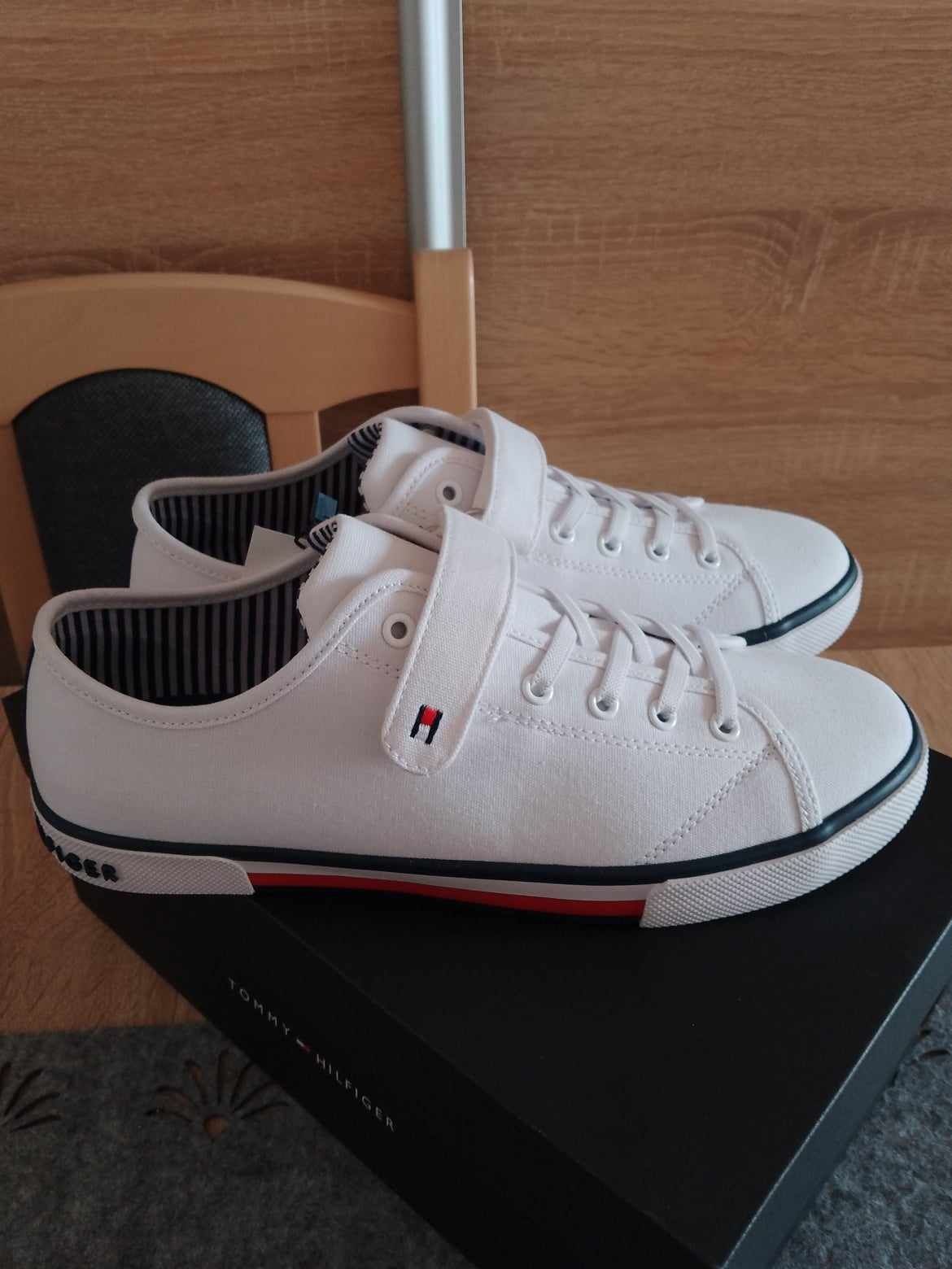 Tommy Hilfiger r37 39