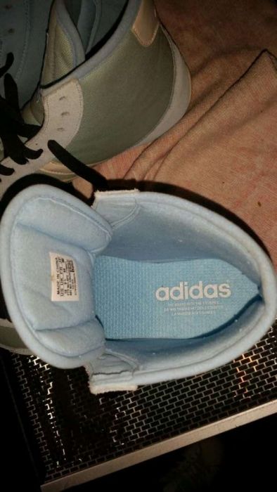 Vendo ou troco ,Ténis Adidas de luta... novos