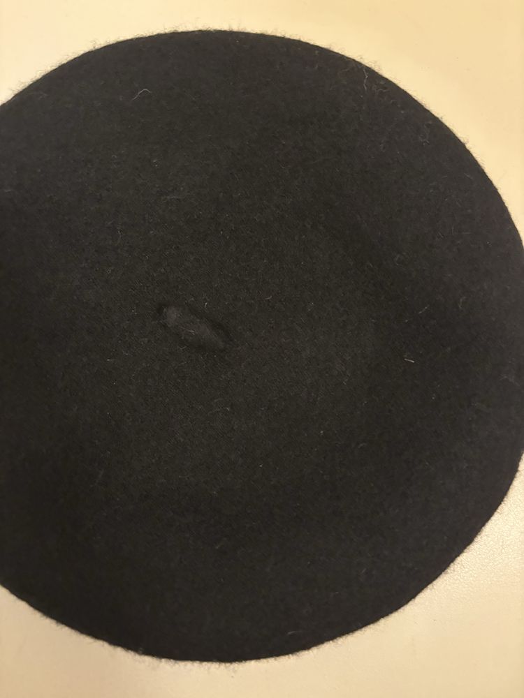 Czarny welmiany beret uniwersalny