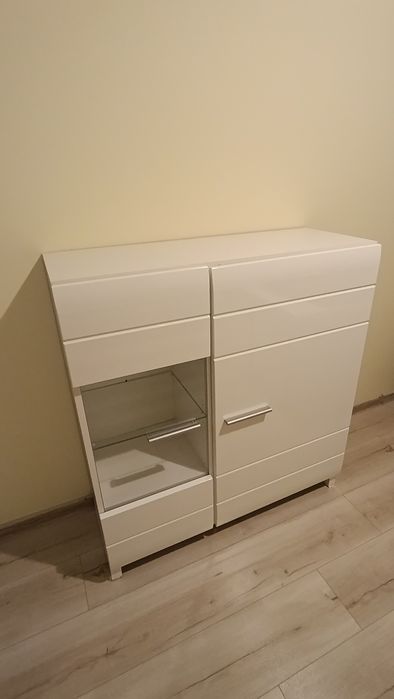 Zestaw nowoczesnych mebli pokojowych – biel