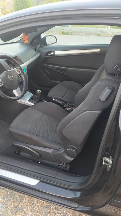 Opel Astra H GTC 1.9 CDTI 150CV